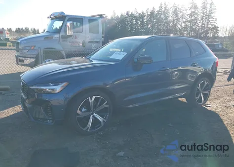 2025 Volvo Xc60 B5 Ultra z USA, uszkodzony, nr VIN YV4M12RM4S1219991